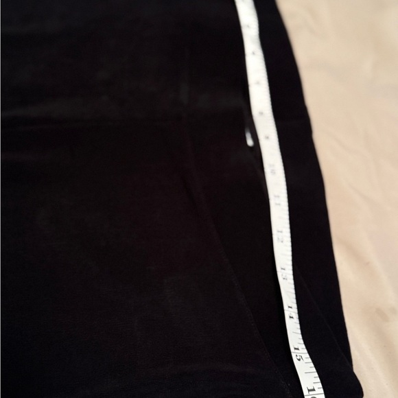 Chico's Travelers Macrame Crop Pants
Women Size M Black Pull On Wide
Leg - Picture 5 of 8